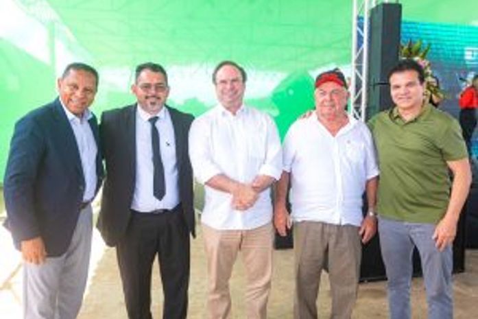 Prefeito Luciano participa de manhã de agradecimento e fé na Triunfo Pedras