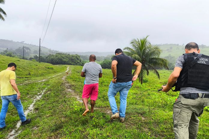 Homem que matou vítima com golpes de enxada na cabeça para vingar morte do irmão é preso