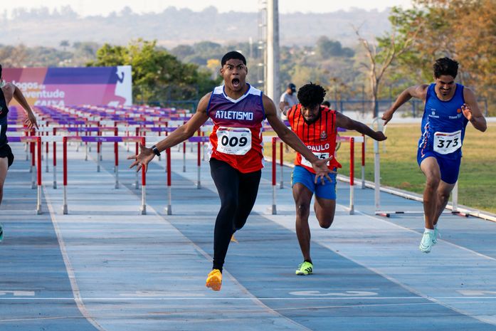 Estudantes da rede pública conquistam duas medalhas no atletismo nos Jogos da Juventude