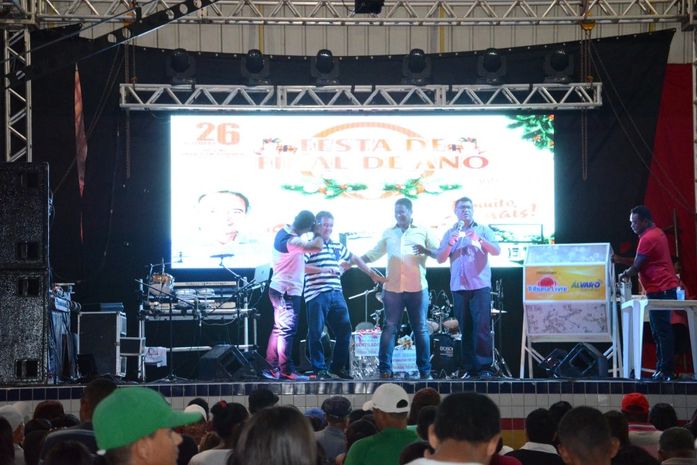 Prefeito George Clemente premia miguelenses em Festival de Prêmios