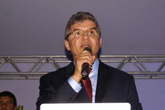 Flávio Almeida, prefeito de Pão de Açúcar (AL)