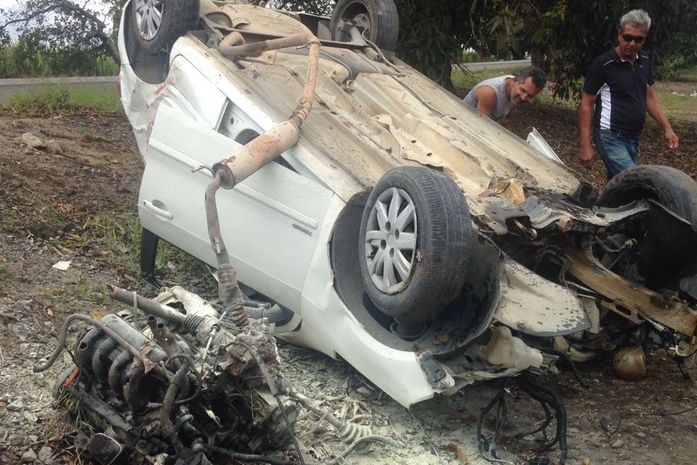 Veículo ficou totalmente destruído em Pilar