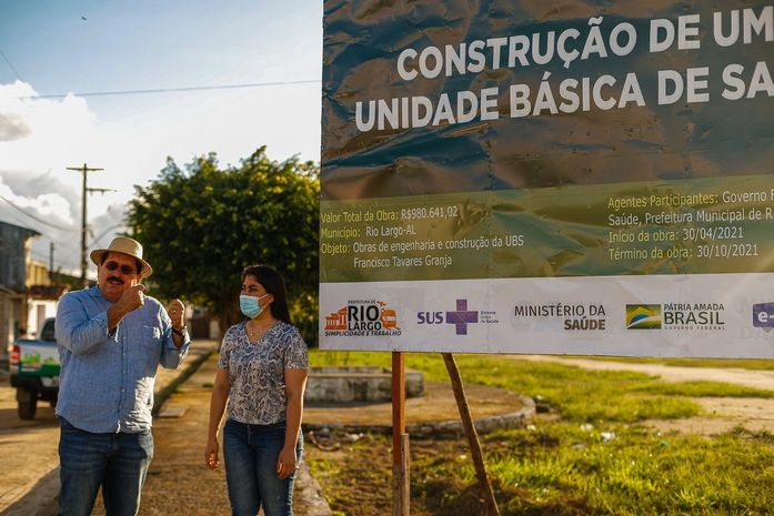 Prefeito Gilberto Gonçalves fiscaliza início de obra da UBS do loteamento Asas dos Ventos em Rio Largo 