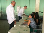 Renan Calheiros votou discretamente, assim como o governador