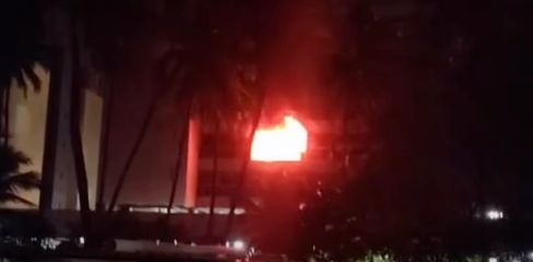 Incêndio destrói apartamento em prédio na Cruz das Almas; gestante é socorrida após inalar fumaça