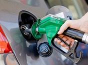 Petrobras reduz gasolina em 0,38% e diesel em 1,3% nesta sexta, nas refinarias