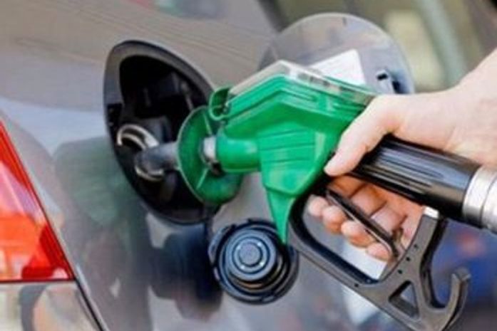 Petrobras reduz gasolina em 0,38% e diesel em 1,3% nesta sexta, nas refinarias