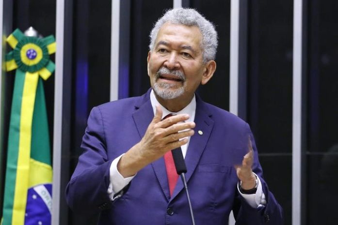 Paulão condena aplausos de políticos brasileiros à ‘afronta’ de Donald Trump contra o Brasil