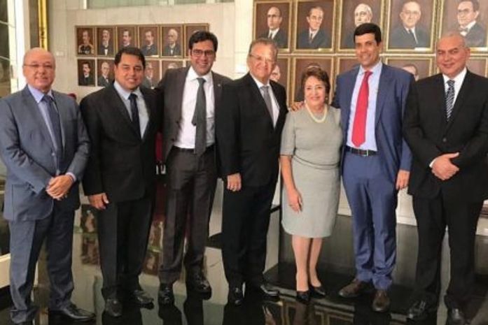 Presidente da AMA e prefeitos prestigiam posse de Renilde Bulhões no Senado