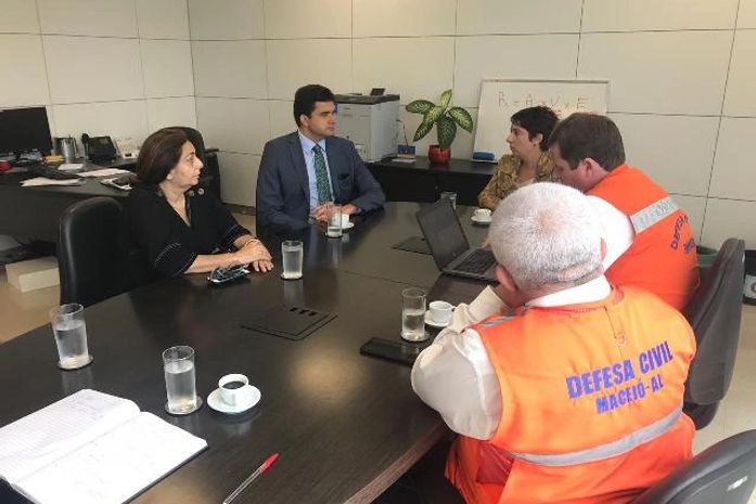 Prefeito e representantes da Defesa Civil estão em Brasília para pedir celeridade na resolução dos problemas nos bairros de Maceió.