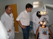 Mais de quarenta pessoas recebem próteses dentárias‏