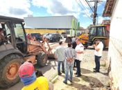 Prefeito George Clemente fiscaliza serviço de recuperação de ruas 
