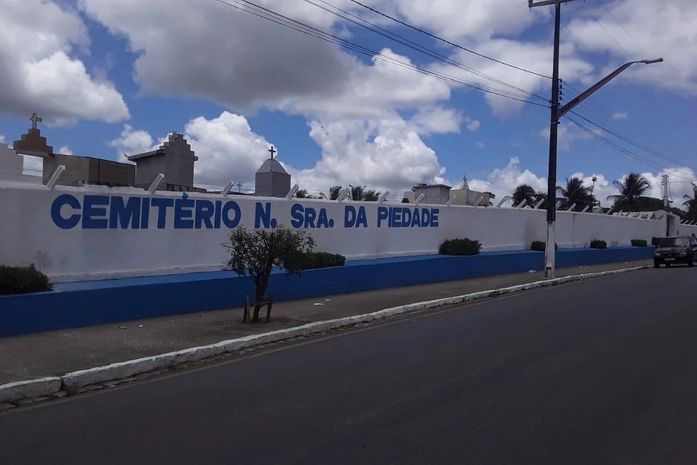 Prefeitura de Anadia constrói banheiros e prepara cemitério para o Dia de Finados