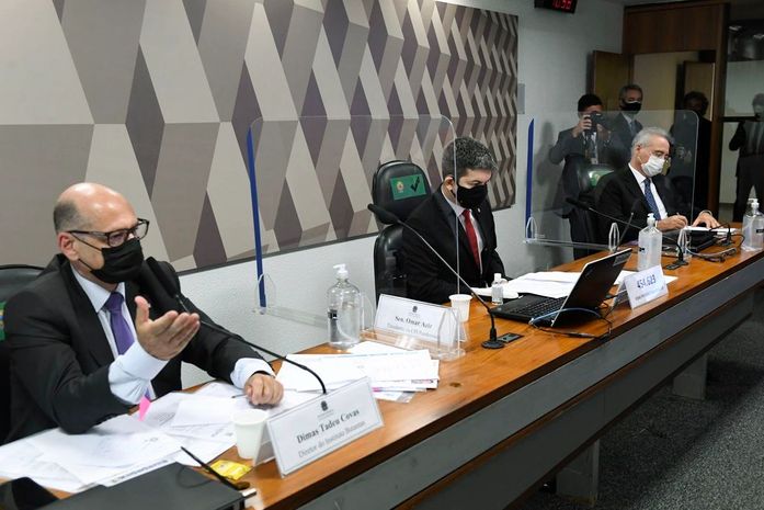 CPI: atraso na 2ª dose não invalida esquema vacinal, diz Dimas Covas