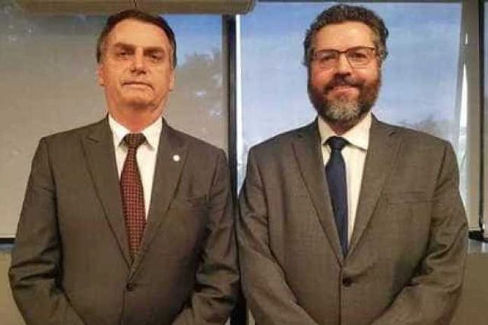Ernesto Araújo será ministro das Relações Exteriores de Bolsonaro