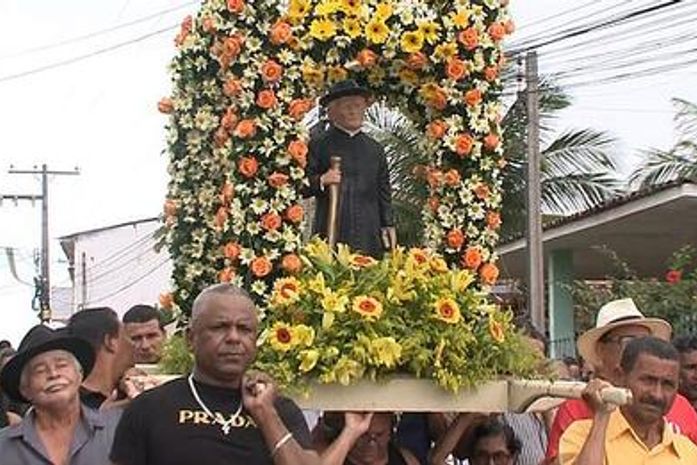 Fieis tomam as ruas de Boca da Mata em homenagem ao Padre Cícero 