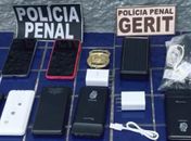 Parte dos objetos apreendidos