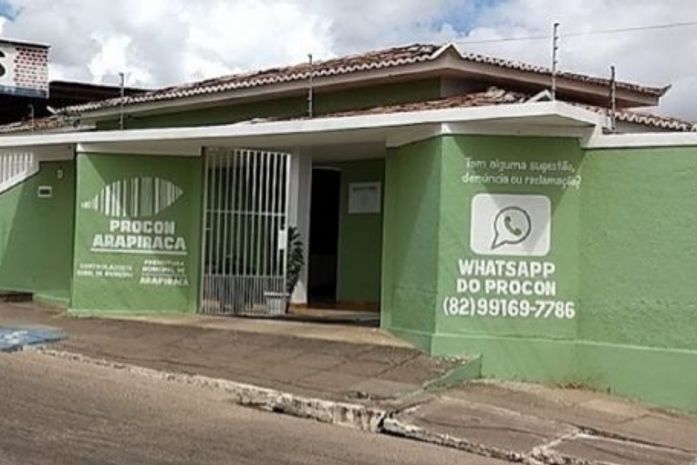 Procon Arapiraca notifica casal sobre atendimento ao consumidor