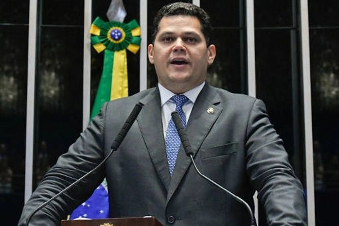Davi Alcolumbre é eleito presidente do Senado com 42 votos