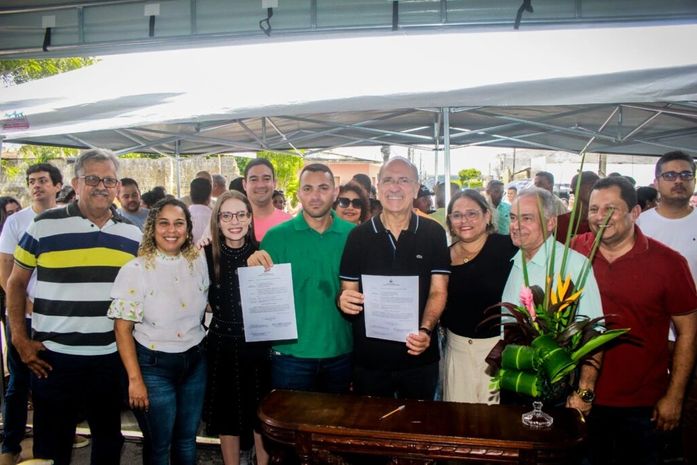 Prefeito Ronaldo Lopes assina ordem de serviço para construir Centro Público de Convivência no Oiteiro