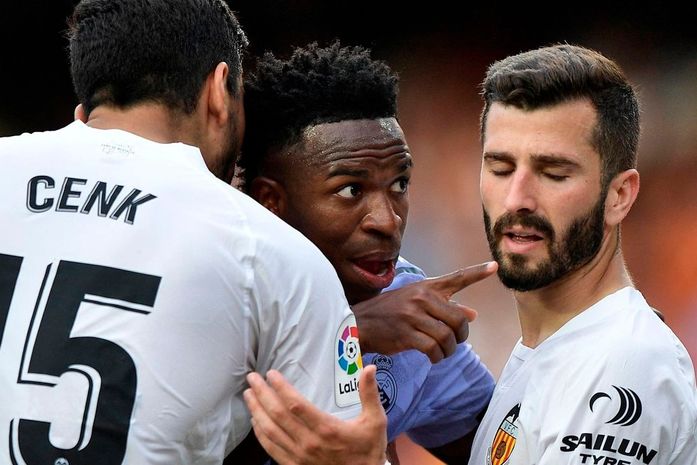 Brasil notificará autoridades espanholas após racismo contra Vini Jr.