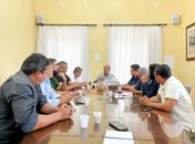 Prefeito Ronaldo Lopes e vereadores de situação reafirmam compromisso com aumento salarial dos professores de Penedo