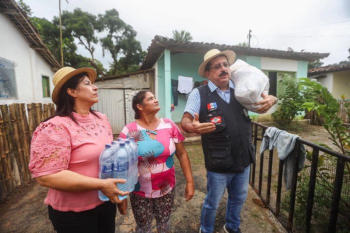 Prefeito Gilberto Gonçalves intensifica ações de auxílio às famílias atingidas pelas fortes chuvas em Rio Largo