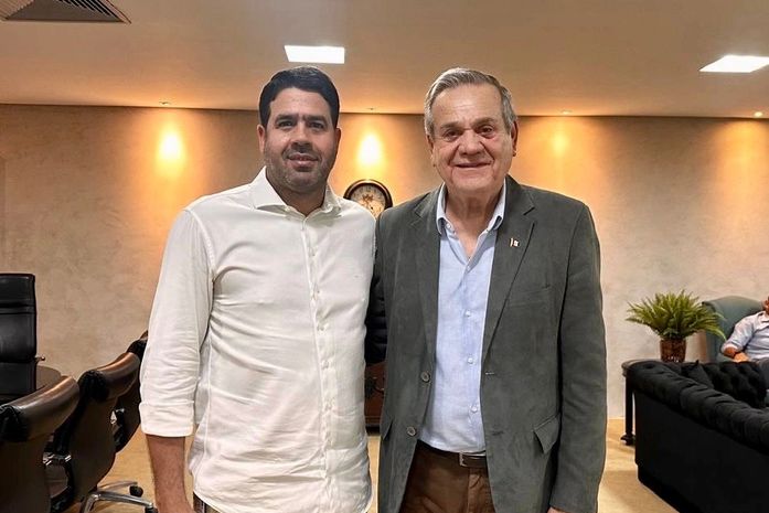 Pré-candidato a prefeito de Monteirópolis, Fabinho Monteiro se reúne com governador em exercício