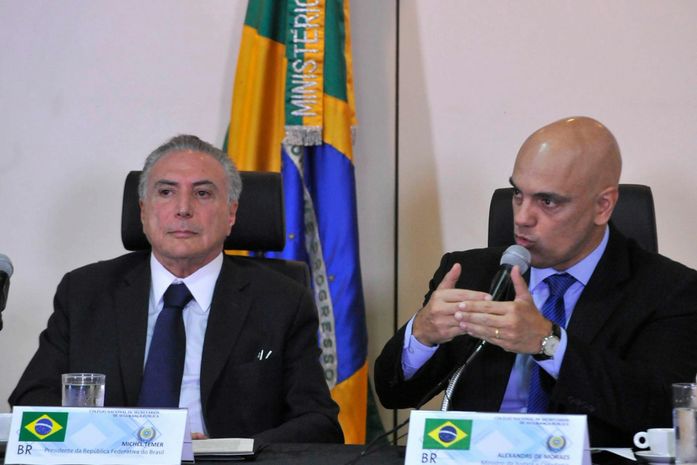 Ministro da Justiça é atacado por “especialistas”. Que bom!