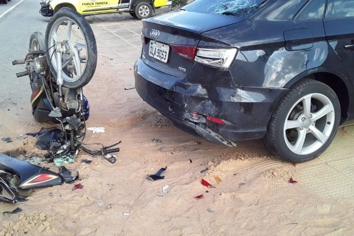 Idoso fica ferido durante colisão a caminho de hospital em Arapiraca