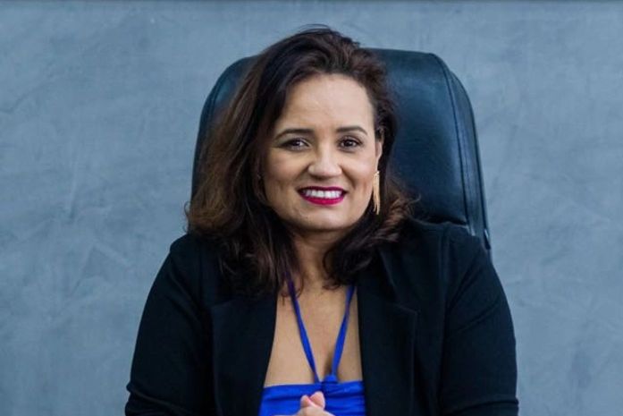 "Todos os concursos serão feitos de acordo com a lei de cotas."- afirma Renata Santos, secretária da SEPLAG