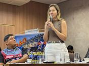 Cibele Moura defende comunidade escolar e destaca projeto contra progressão automática em sessão na Assembleia