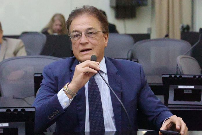 Deputado Galba Novaes homenageia enfermeiros e relembra Lei de sua autoria