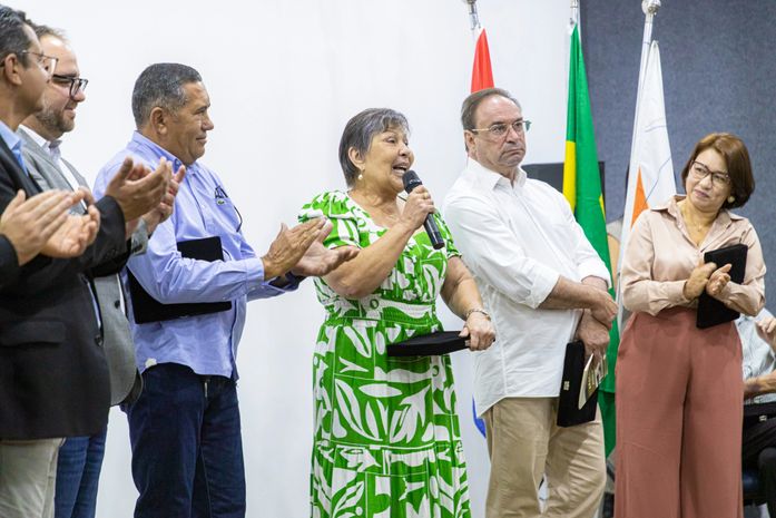 Prefeito Luciano e ex-prefeita Célia Rocha recebem Prêmio Personalidades do Centenário durante inauguração no Senac Agreste