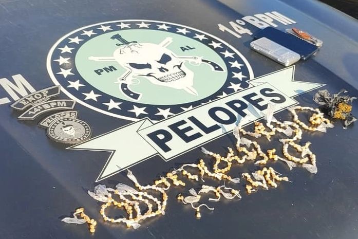 Suspeito de tráfico é preso com 334 pedras de crack em residência