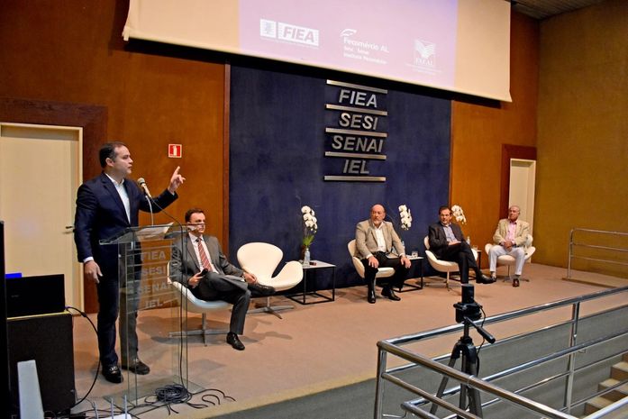 Renan Filho garante a empresários que AL estará melhor ao final da crise da economia nacional