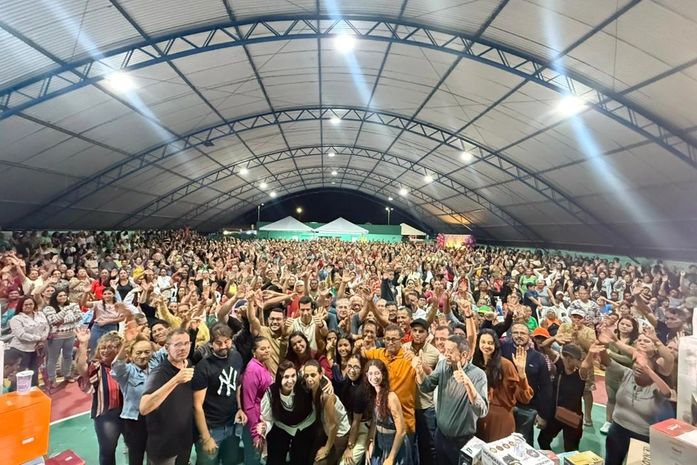 Prefeito Roberto Wanderley comanda grande Festa das Mães e reúne milhares de famílias em Estrela de Alagoas