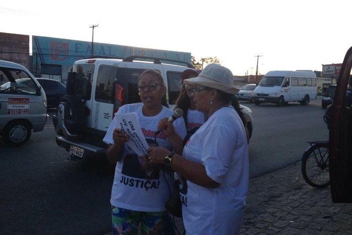 Familiares fazem protesto em busca de justiça