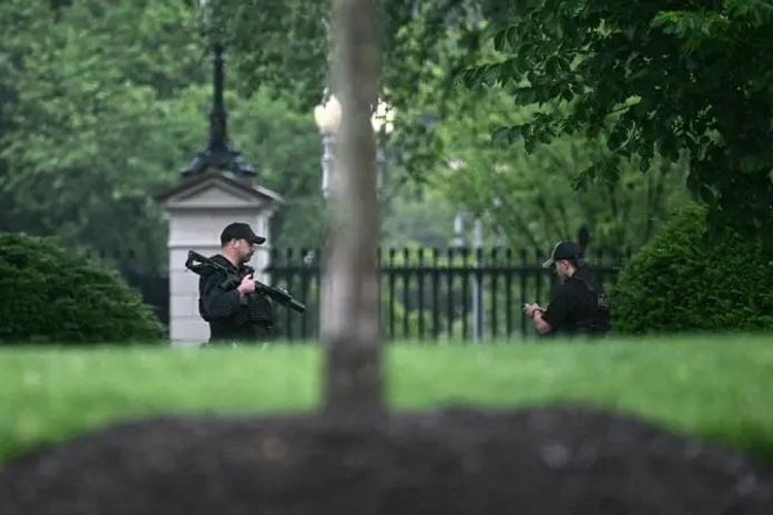 Suspeito é morto após abrir fogo contra agentes do Serviço Secreto da Casa Branca, nos Estados Unidos
