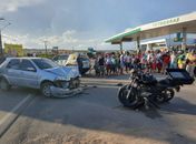 Motorista do carro fugiu do local após o acidente.