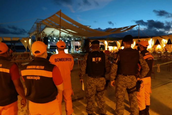 Após fiscalização, participante de festa na Barra de São Miguel zomba: "me entuba"; veja vídeo