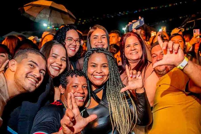 BARRAIÁ: Festa de São João na Barra de Santo Antônio Atraí Multidão ao Campo do Verdejante