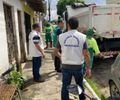 Quatro toneladas de lixo são retiradas de residência de idoso, em Maceió