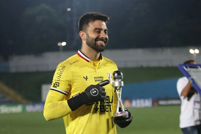 Matheus Albino, pelo Botafogo-SP, eleito melhor em campo contra Santo André
