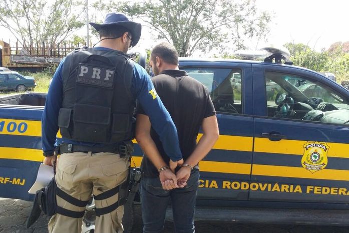 Em Alagoas, agentes da PRF prendem foragido da justiça pernambucana