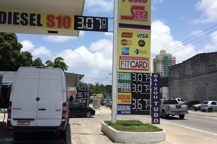 Petrobrás anuncia redução nos preços dos combustíveis