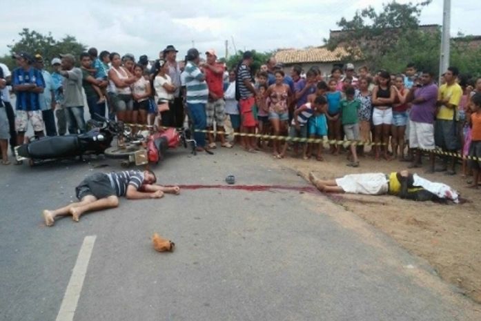 Colisão entre motos deixa dois mortos e um ferido na AL-220