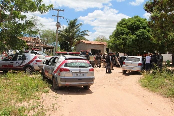 Polícias realizam buscas para prender homem acusado de tentar matar policial