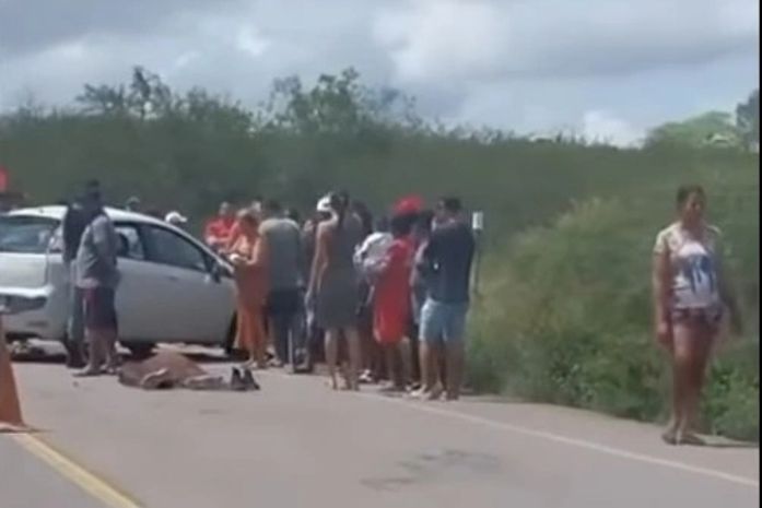 Homem morre e outro fica ferido após grave acidente entre moto e carro na AL-220