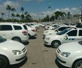 Taxis lotam o estacionamento do Jaraguá
